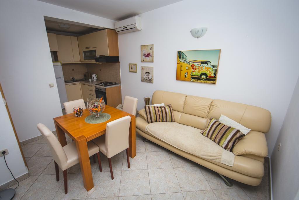 Apartment Karla&Nella Stobreč Extérieur photo